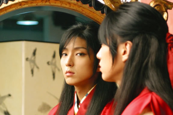 Nhung nhan vat dong tinh trong phim Han hinh anh