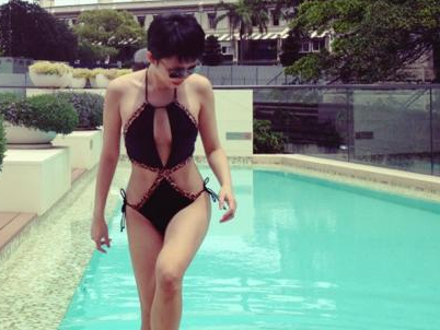 Sao Viet lang xe 6 mau ao tam hot nhat he hinh anh