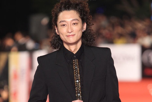 Sao Dai Loan ban thit nuong ven duong de muu sinh hinh anh