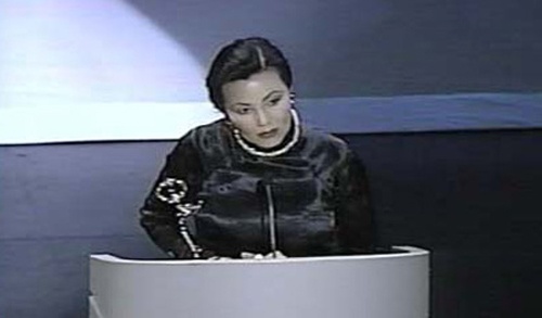 Năm 1996, Kiều Chinh được viện Hàn Lâm Khoa học và Truyền hình trao giải Emmy - giải thưởng cao quý nhất dành cho một diễn viên phim truyền hình cho phim tài liệu Kieu Chinh: A Journey Home của đạo diễn Patrick Perez.