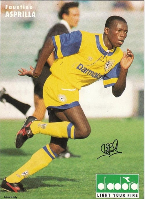 Faustino Asprilla khi thi đấu cho đội tuyển Colombia.