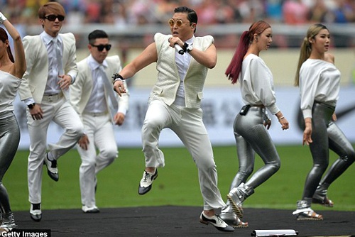 Psy hat co dong Han Quoc truoc tran ra quan o World Cup 2014 hinh anh