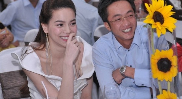 Cặp đôi hot nhất của showbiz Việt phải đối mặt với nhiều sóng gió thị phi.