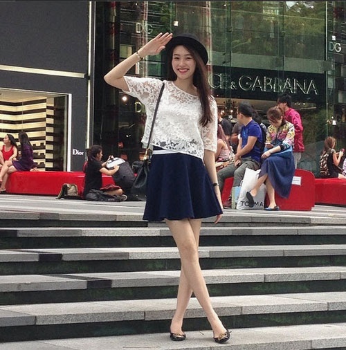 Vóc dáng nhỏ nhắn, nuột nà là một yếu tố giúp hình ảnh của Đặng Thu Thảo luôn cuốn hút.