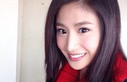 My nhan TVB may mua o toilet co nguy co bi duoi viec hinh anh