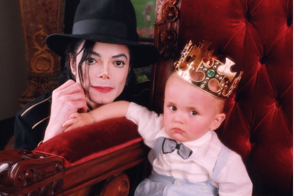Anh tinh cam cua cha con ong hoang nhac pop Michael Jackson hinh anh