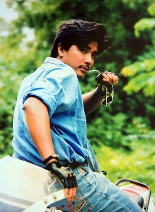 Vào những năm 90, cùng với Lý Hùng, Diễm Hương, Việt Trinh, Lê Tuấn Anh trở thành ngôi sao nổi tiếng của dòng phim mỳ ăn liền. Lê Tuấn Anh là lựa chọn hoàn hảo của các đạo diễn cho những vai phản diện.