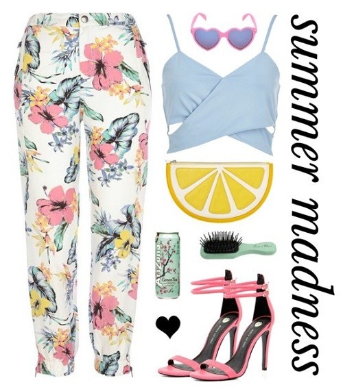 Với  họa tiết này bạn cũng có thể chọn diện đồ cá tính hơn như quần hoa,  kính mắt trái tim thời thượng. Diện set đồ này bạn thực sự là tâm điểm chú ý khi ngồi sưởi nắng trước biển.