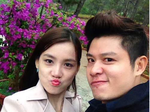 Vo chong Nguyen Van Chung buc xuc voi ca si Lan Trinh hinh anh