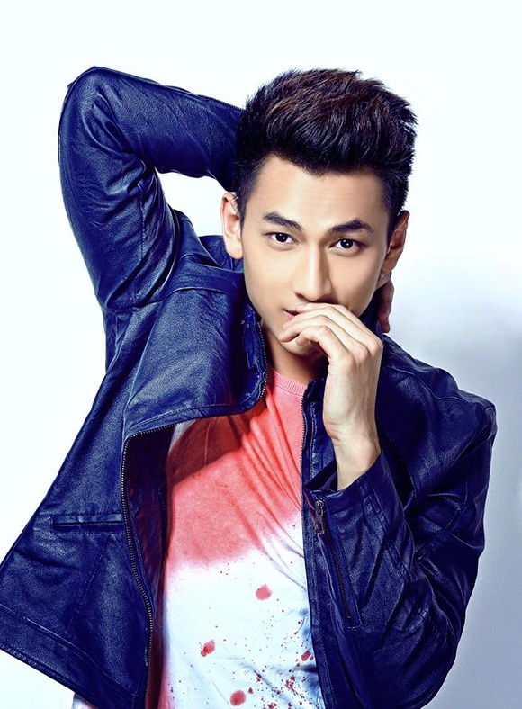 Isaac với những đường nét hoàn hảo như tạc tượng.