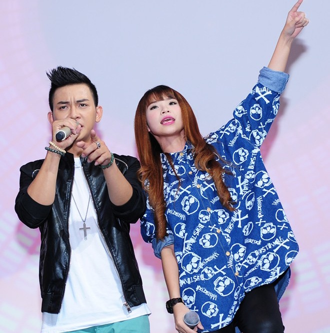 Em cua ngay hom qua - Khoi My & Hoai Lam hinh anh