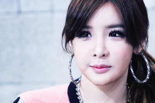 Park Bom co tinh nguy trang ma tuy da voi keo deo hinh anh