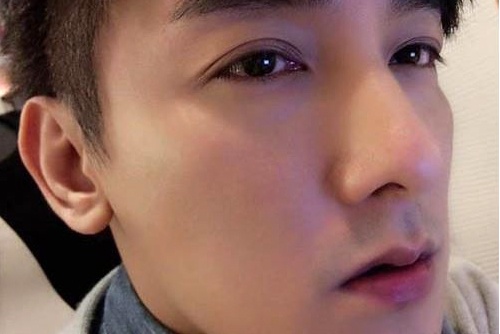 Quan ly cu cua boyband Dai Loan bi to cuong dam dan ong hinh anh