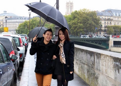 Ca sỹ Phương Trang khá thân thiết với con nuôi Hoài Lâm của Hoài Linh.