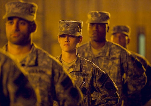 Kristen Stewart quyen ru voi ao linh hinh anh