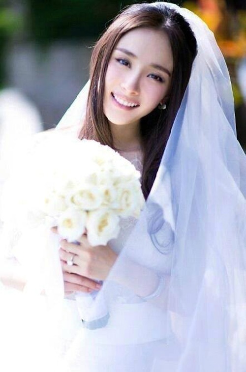 Dương Mịch đứng ở vị trí thứ 11 với 204.556 số phiếu bầu chọn.