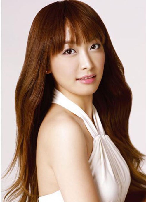 Xếp thứ hai trong Top bầu chọn là Victoria của nhóm F(x) với số phiếu bầu chọn 281.806 phiếu bầu chọn.