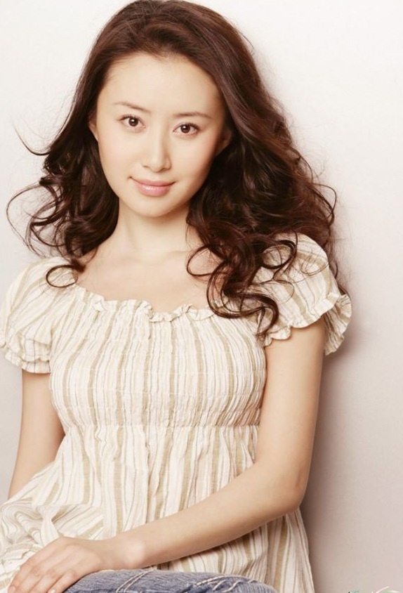 Thu Sướng xếp thứ 9 với 216.401 phiếu bầu.