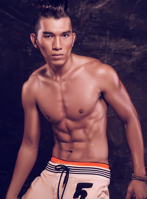 Không phải ai cũng đủ kiên nhẫn và quyết tâm tập luyện cũng như ăn uống để có một thân hình cường tráng, rắn rỏi như người mẫu Ngọc Tình.