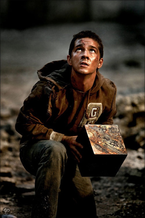 Shia LaBeouf thành danh nhờ Transformers.
