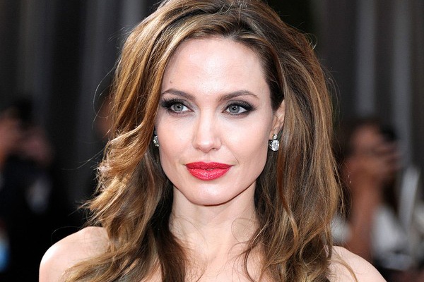 Qua trinh bien doi nhan sac cua my nhan hang dau Hollywood hinh anh