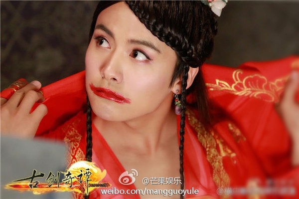 My nam noi tieng 'xinh gai' bien thanh co dau tham hoa hinh anh