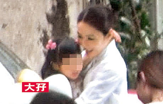 Le Tu xep hang hang gio cho con an mon yeu thich hinh anh