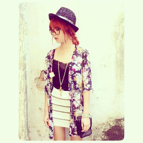 Áo khoác kimono từ chất liệu voan mỏng có giá khá rẻ, chỉ khoảng hơn 100.000 đồng.