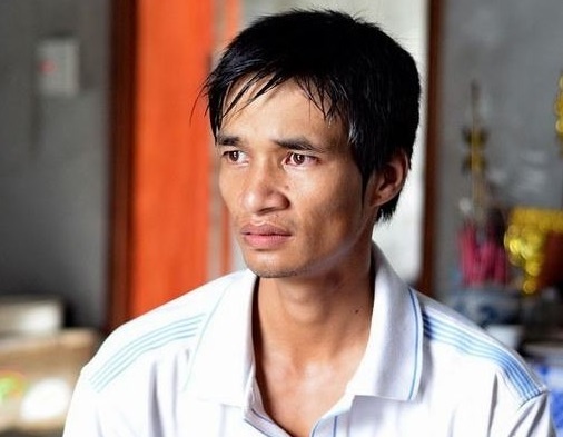 Vẻ ngoài mộc mạc của “ca sĩ” Lệ Rơi.