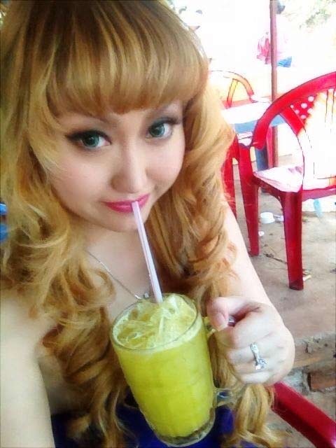 “Búp bê sống” Phi Thanh Vân.