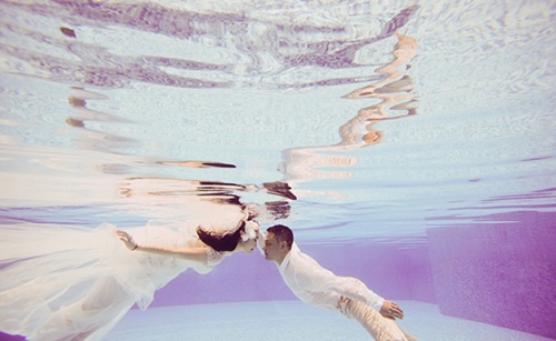 Ảnh cưới của đôi uyên ương được chuyên gia trang điểm Tín Nguyễn và nhà thiết kế Minh Châu hỗ trợ. 