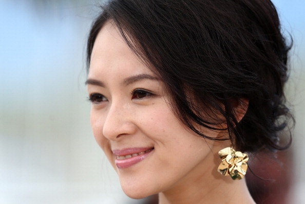 My nhan Hoa ngu khoe dang cap voi trang suc kieu ky hinh anh