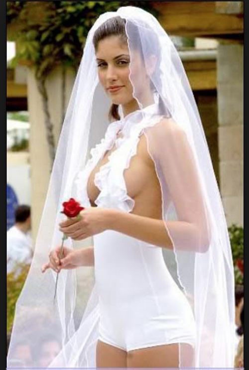 Cô dâu được bình chọn là sexy nhất hành tinh là đây.