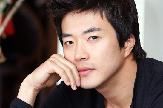 Kwon Sang Woo tham gia phim 'bom tan' cua Truong Nghe Muu hinh anh