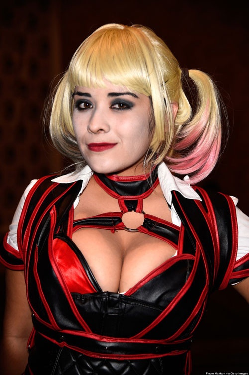 Chính việc hóa trang gợi cảm khiến người hâm mộ dễ bị quấy rối tình dục ở đây.