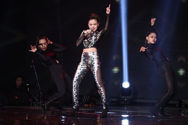 Giang Hồng Ngọc “bị” cho là có phong cách trình diễn và ngoại hình khá giống huấn luyện viên của mình