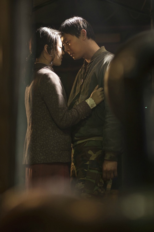 Park Yoochun và Han Ye Ri có cảnh nóng quay trong 4 tiếng.