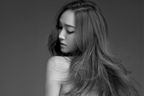 Jessica (SNSD) khoe lung tran nuot na khi lam nguoi mau hinh anh