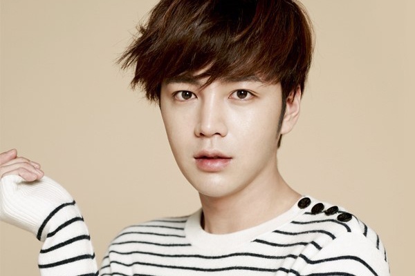 Ro tin don Jang Geun Suk yeu 'may bay ba gia' hon 8 tuoi hinh anh