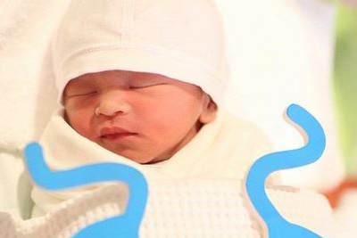 Pham Van Phuong sinh con dung ngay quoc khanh hinh anh