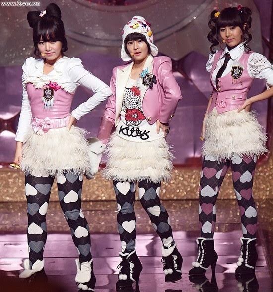 T-ara cố gắng nhấn mạnh sự dễ thương trên tất cả cơ thể