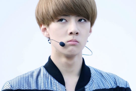 Sehun canh cao fan cuong gia danh nguoi yeu hinh anh