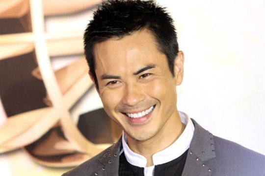 Trinh Gia Dinh nhan qua bup be tinh duc trong sinh nhat hinh anh