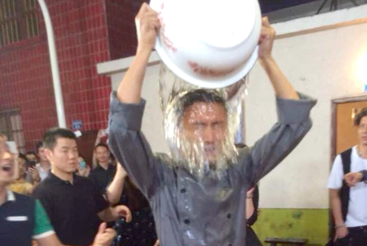 Luu Duc Hoa - Ta Dinh Phong cung tu up xo nuoc da len dau hinh anh