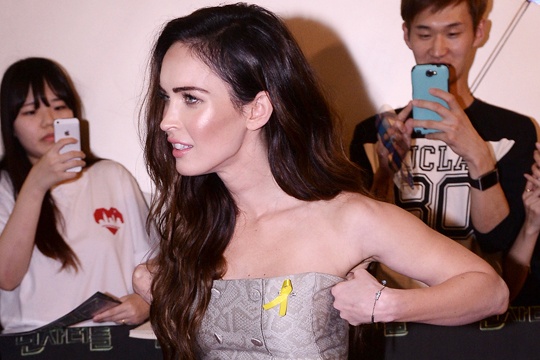 Megan Fox khon kho giu vay o Han Quoc hinh anh