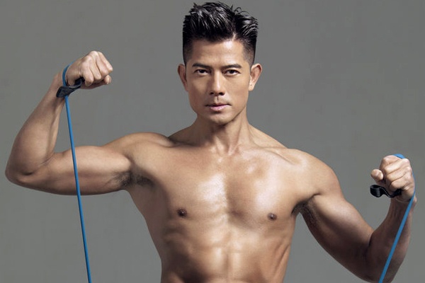 Quach Phu Thanh khoe co bap an tuong o tuoi 49 hinh anh