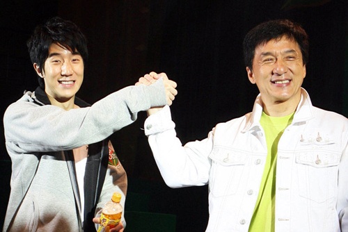 Con trai Thanh Long sut 3 kg sau 11 ngay ngoi tu hinh anh