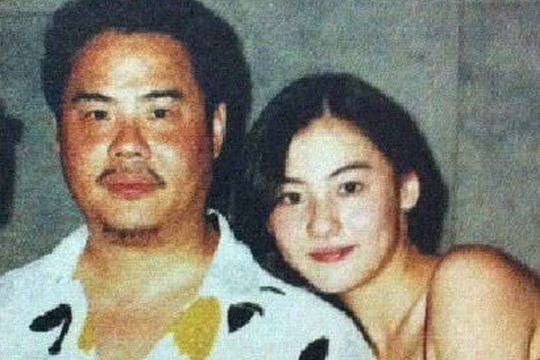 Cha Truong Ba Chi bi xa hoi den hanh hung hinh anh