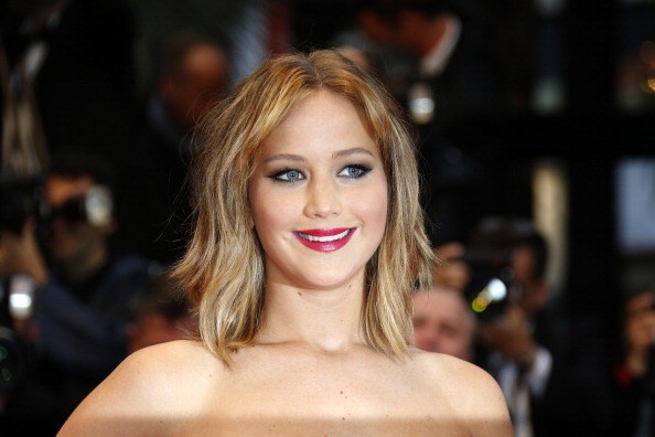 Jennifer Lawrence va 100 sao Hollywood bi phat tan anh nong hinh anh