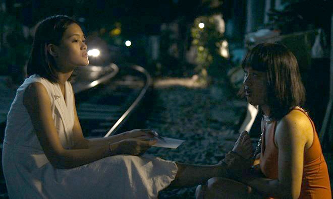 Địa điểm mà Linh thường phải đứng làm